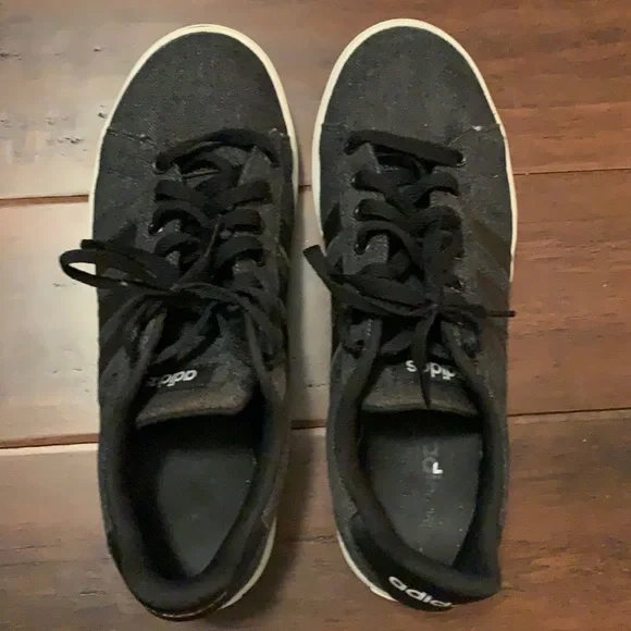 Adidas size 9 - Picture 2 of 4